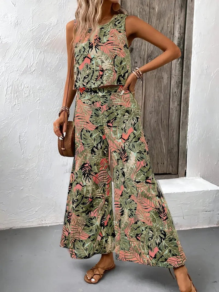 Women set | Floral Maxi Dress & Round Neck | Summery & Colourful | Light & Chic Holiday Look