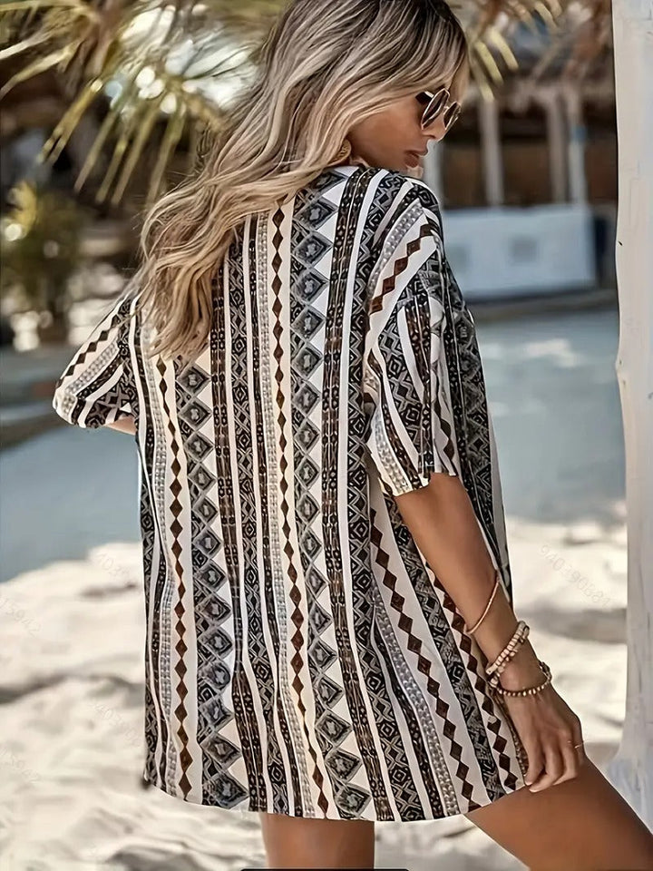 Women set | V-neck Top & Shorts | Printed Pattern & Streetwear Style | Summery & Relaxed
