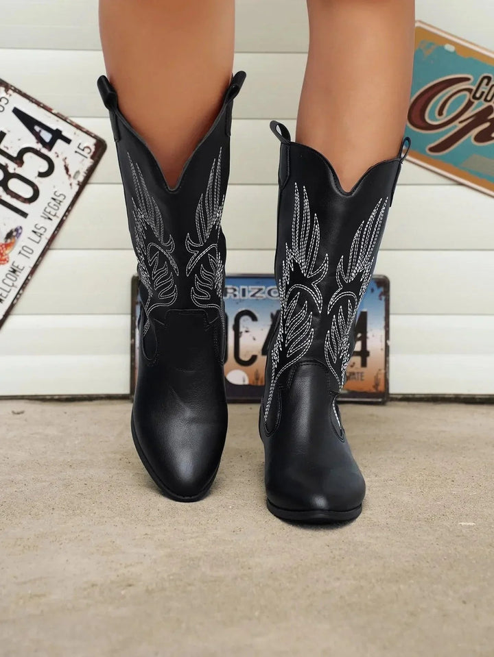 Slip-on riding boots for women | autumn & winter | thick sole | pointed toe | embroidered details