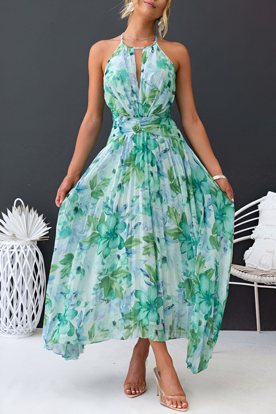 Summer Dress for Women | V-Neck & Floral Pattern | Flowing Maxi Dress in Light Style